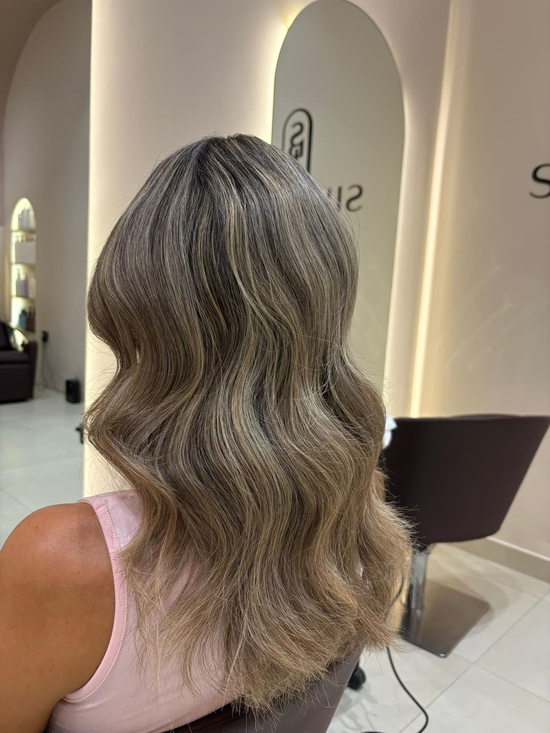 Ash blonde waves, Simplice Beauty Lounge, Ras Al Khaimah