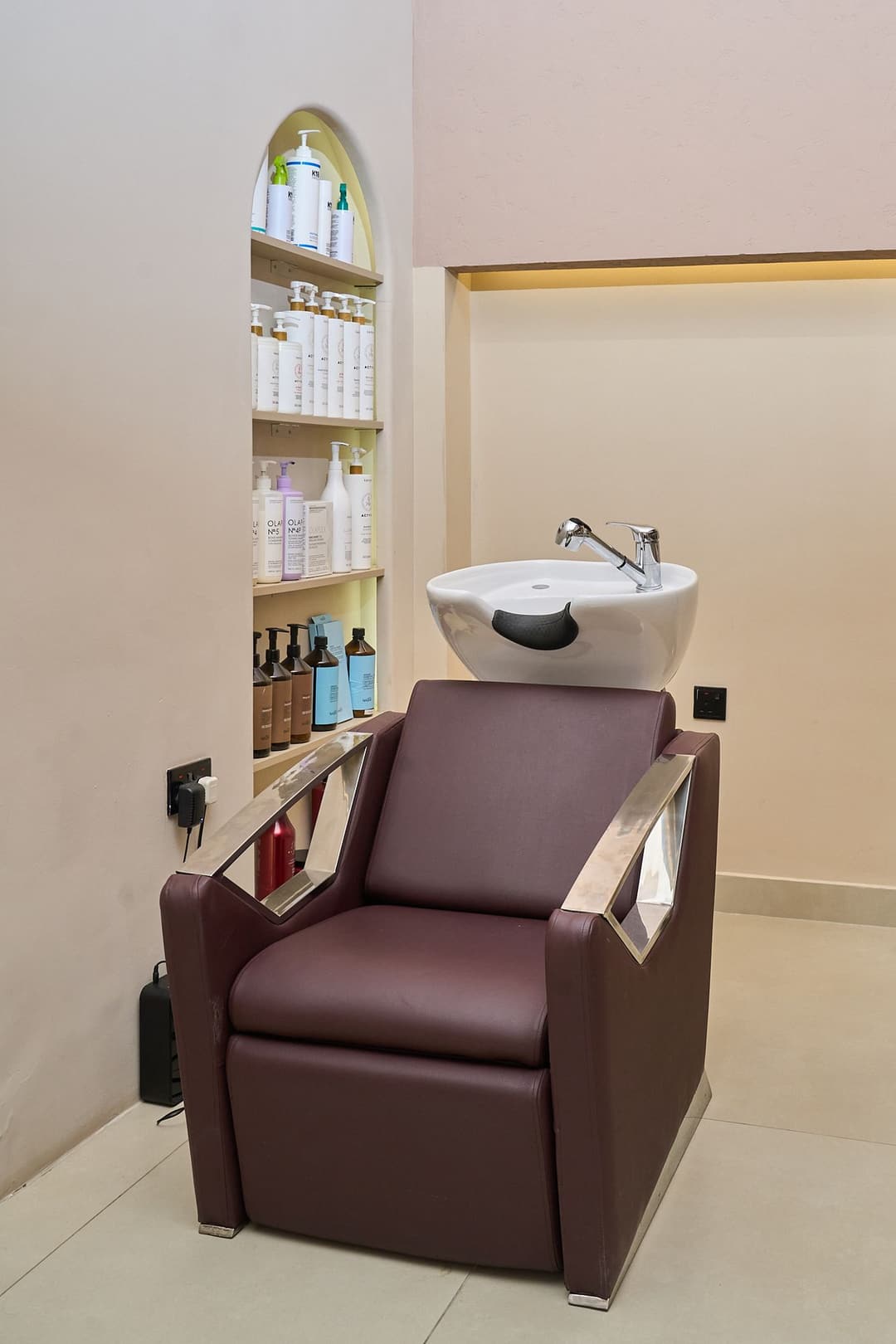 The backwash chair at Simplice